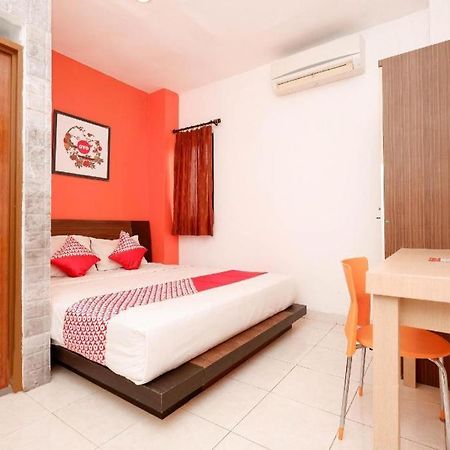 Oyo 1251 Residence 8 Semarang Eksteriør billede