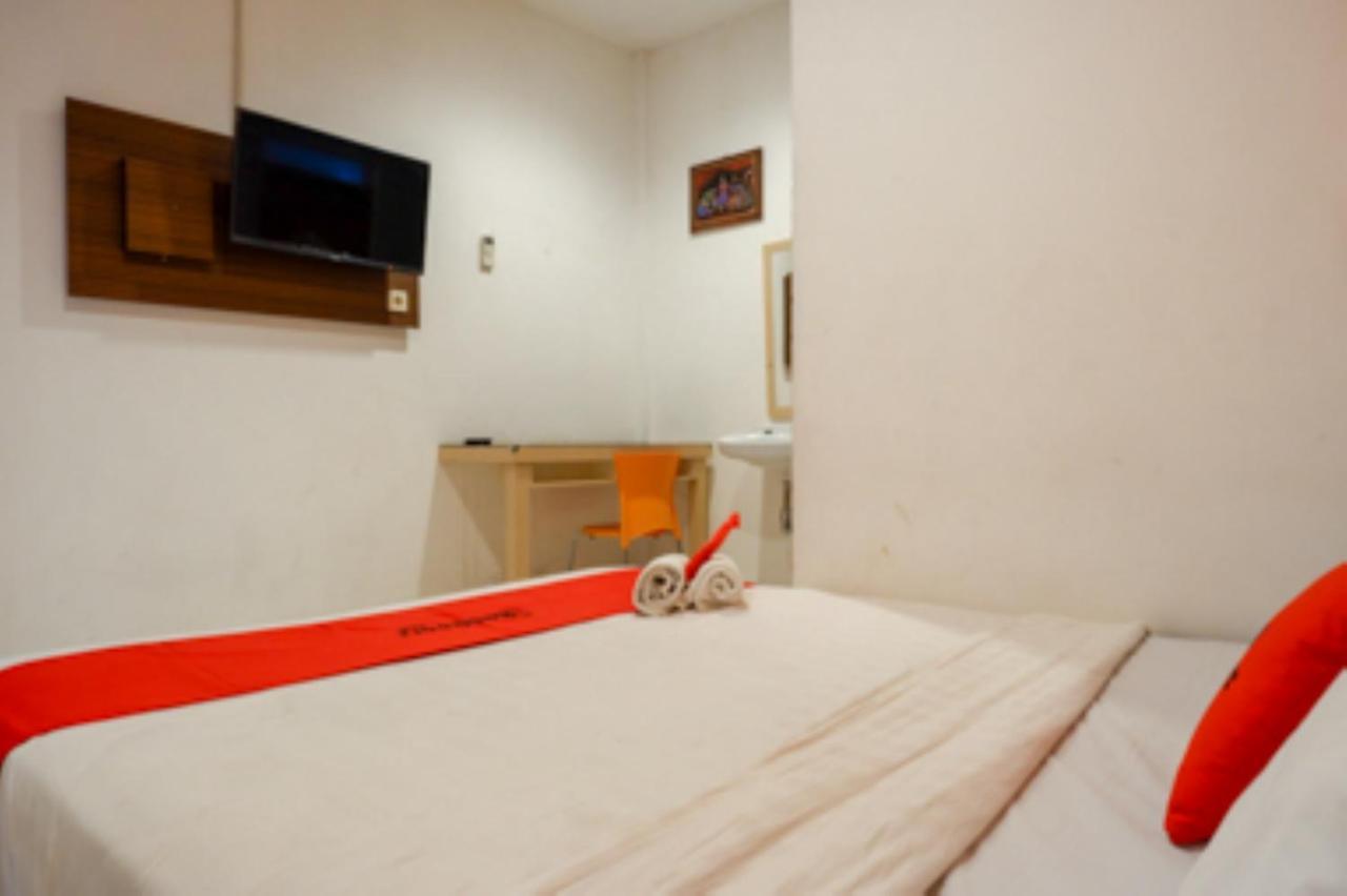Oyo 1251 Residence 8 Semarang Eksteriør billede