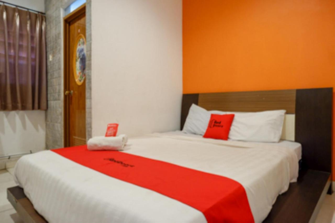 Oyo 1251 Residence 8 Semarang Eksteriør billede