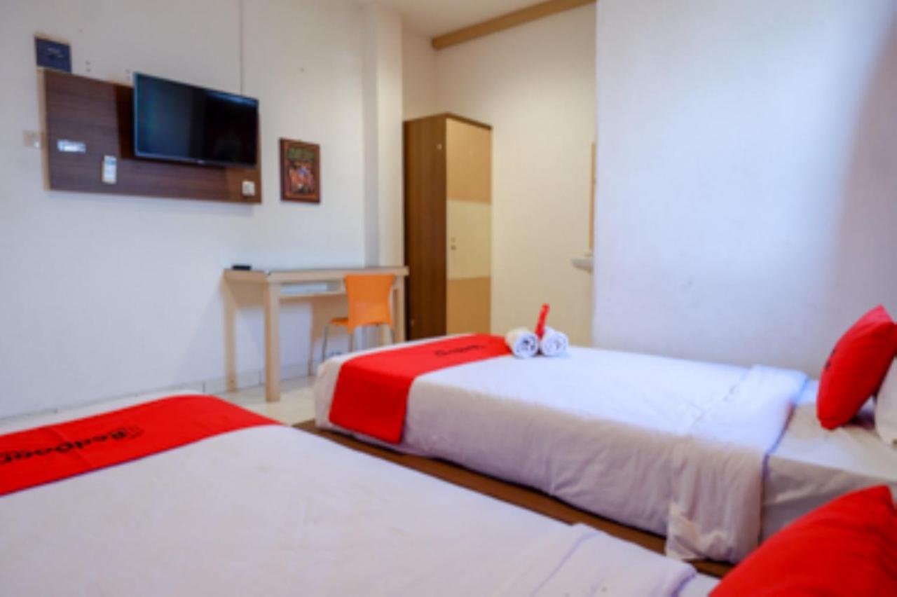 Oyo 1251 Residence 8 Semarang Eksteriør billede