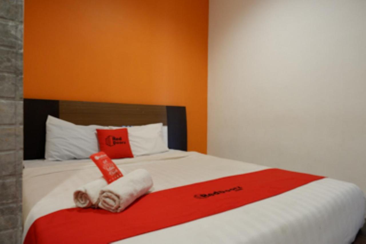 Oyo 1251 Residence 8 Semarang Eksteriør billede