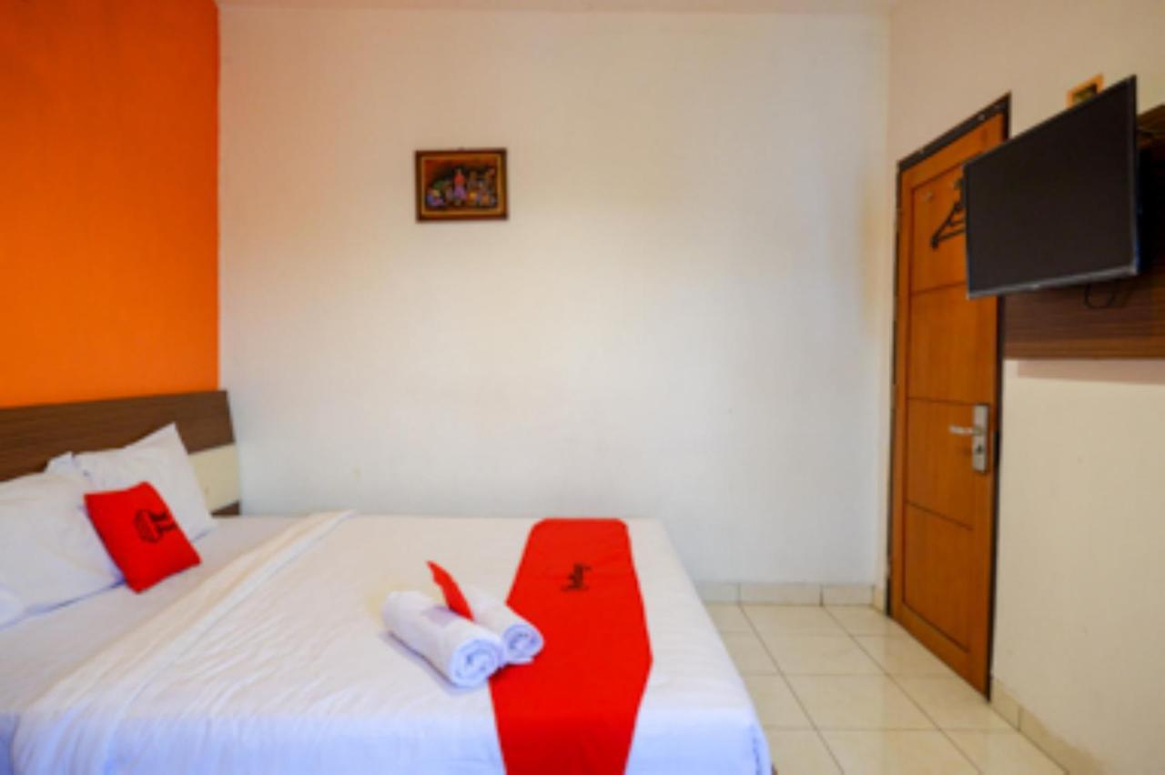 Oyo 1251 Residence 8 Semarang Eksteriør billede