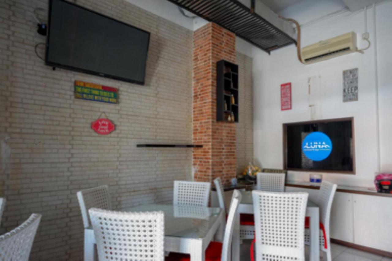 Oyo 1251 Residence 8 Semarang Eksteriør billede