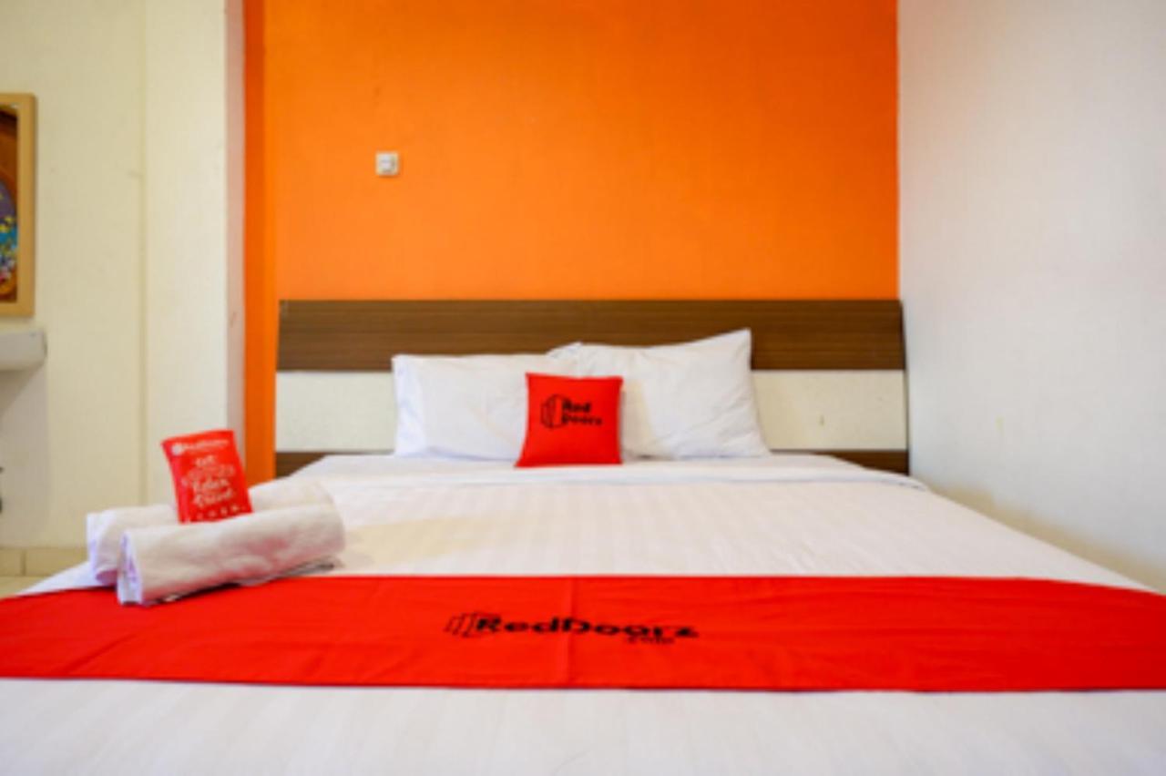 Oyo 1251 Residence 8 Semarang Eksteriør billede