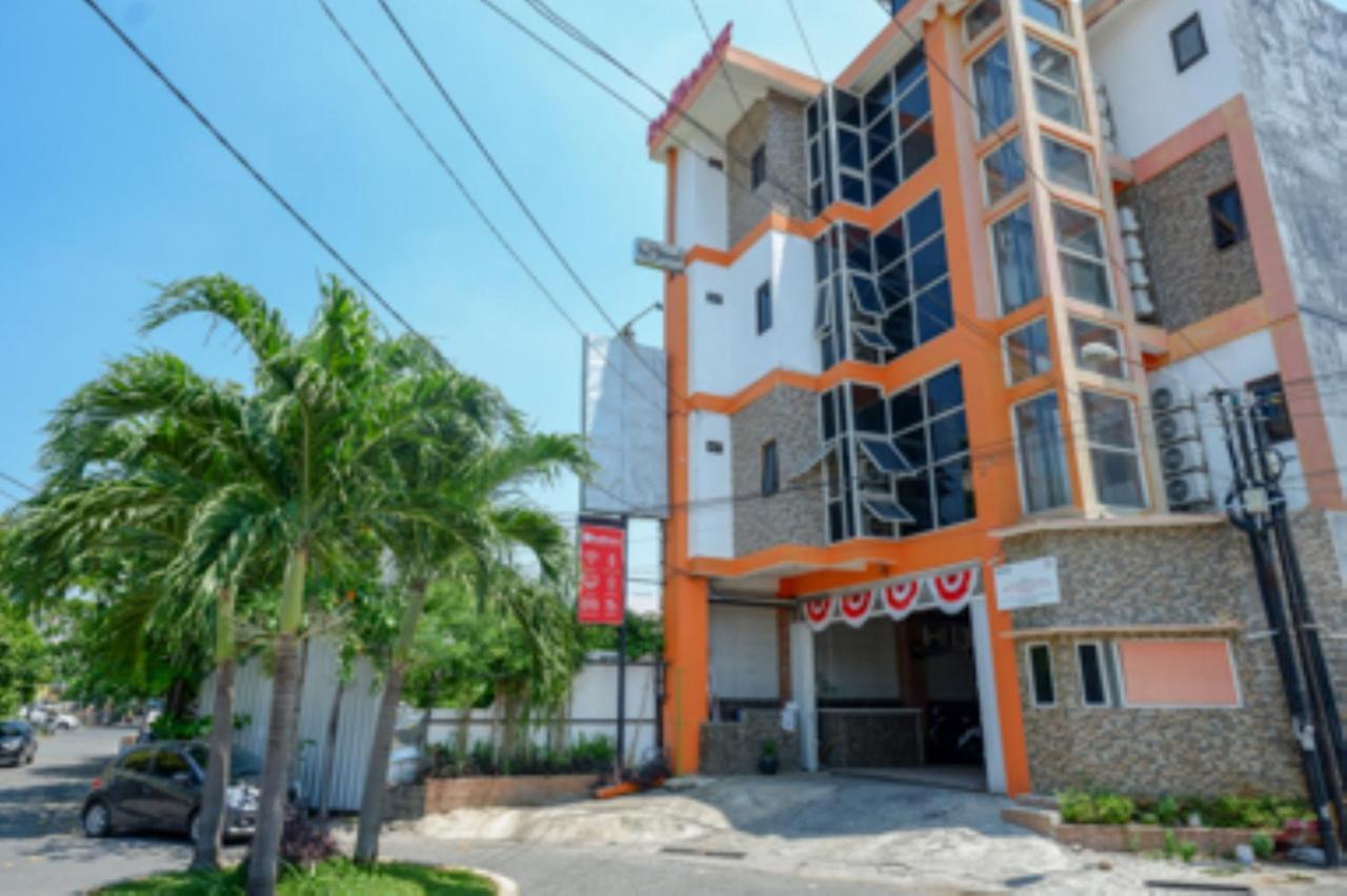 Oyo 1251 Residence 8 Semarang Eksteriør billede