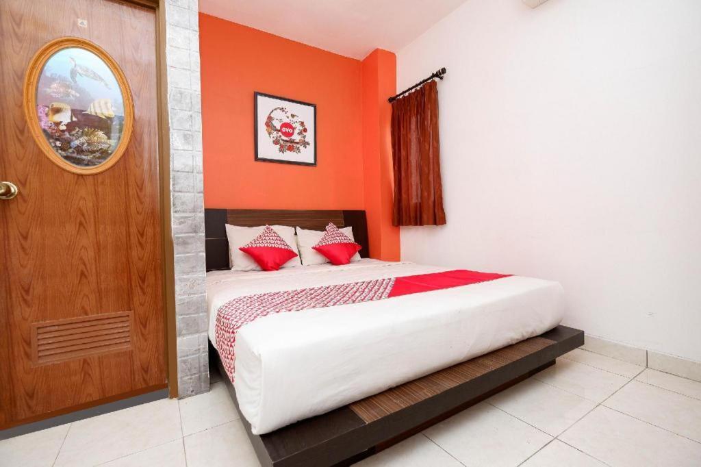 Oyo 1251 Residence 8 Semarang Eksteriør billede